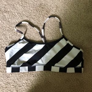 lululemon sports bra size 12 black & white